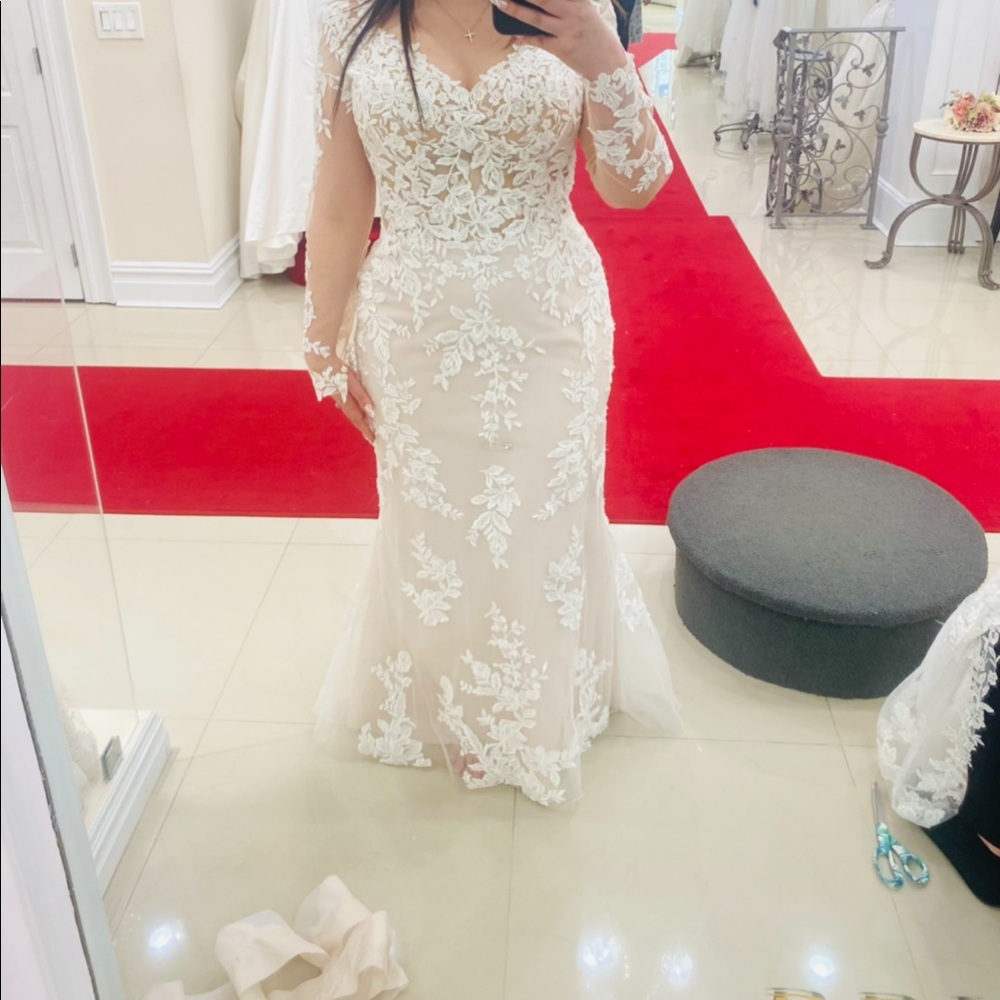 Maggie Sottero wedding dress in style Francesca.